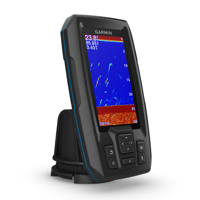 Striker Plus 4 Med Akterspegelsgivare D/T 77/200kHz