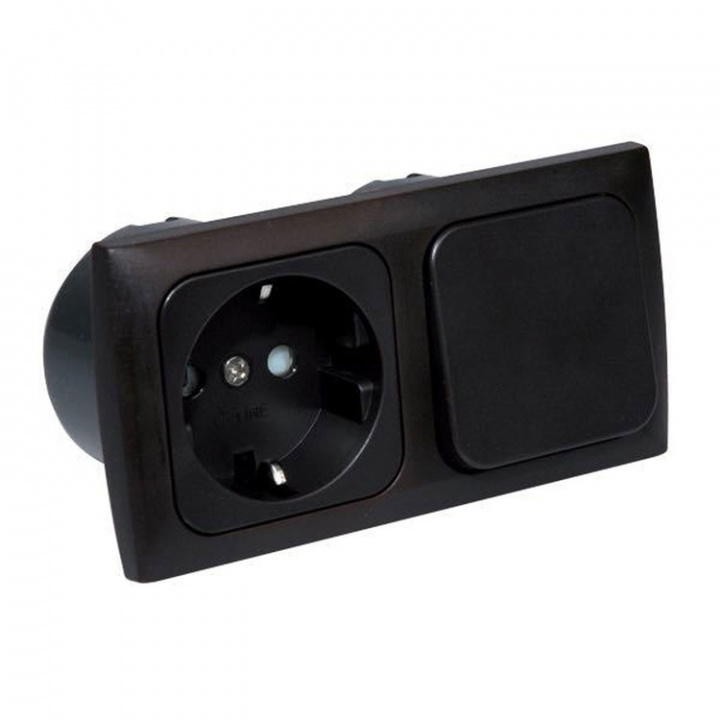 Strömuttag För Inbyggnad 220V Med Brytare Komplett Brun