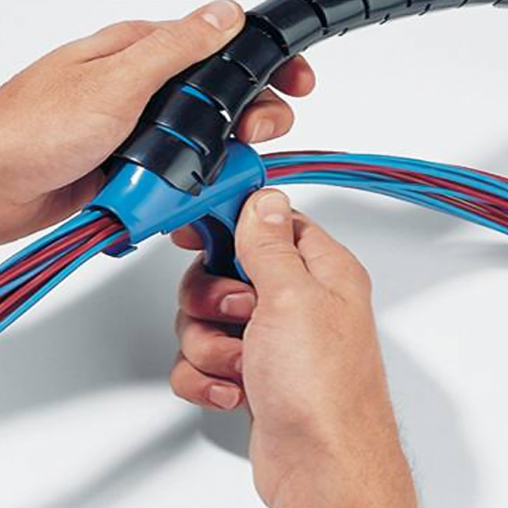 Kabelskydd PP Med Slits 10-16Ø 25m